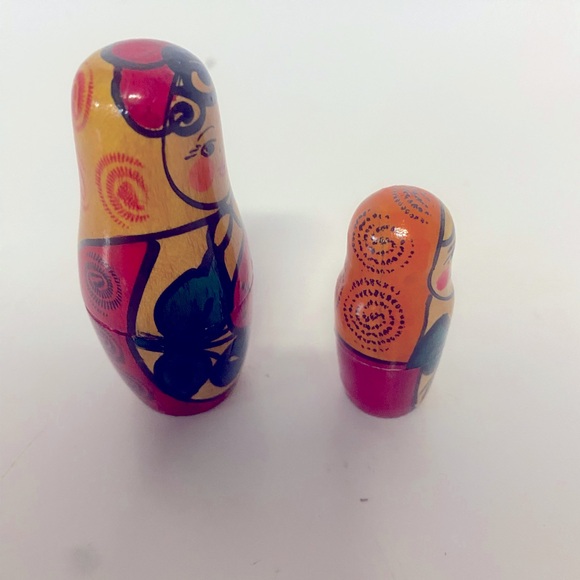 Russian Wood nesting Dolls set of (2) . - Picture 4 of 11
